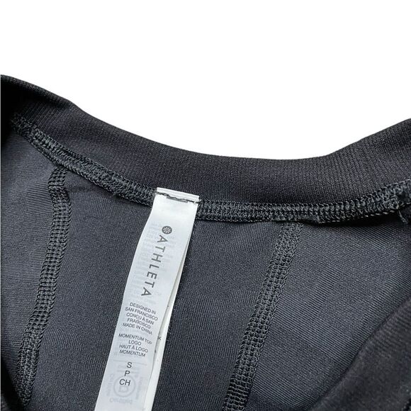 Athleta Black Momentum Top Black Logo Size Small - Picture 6 of 6
